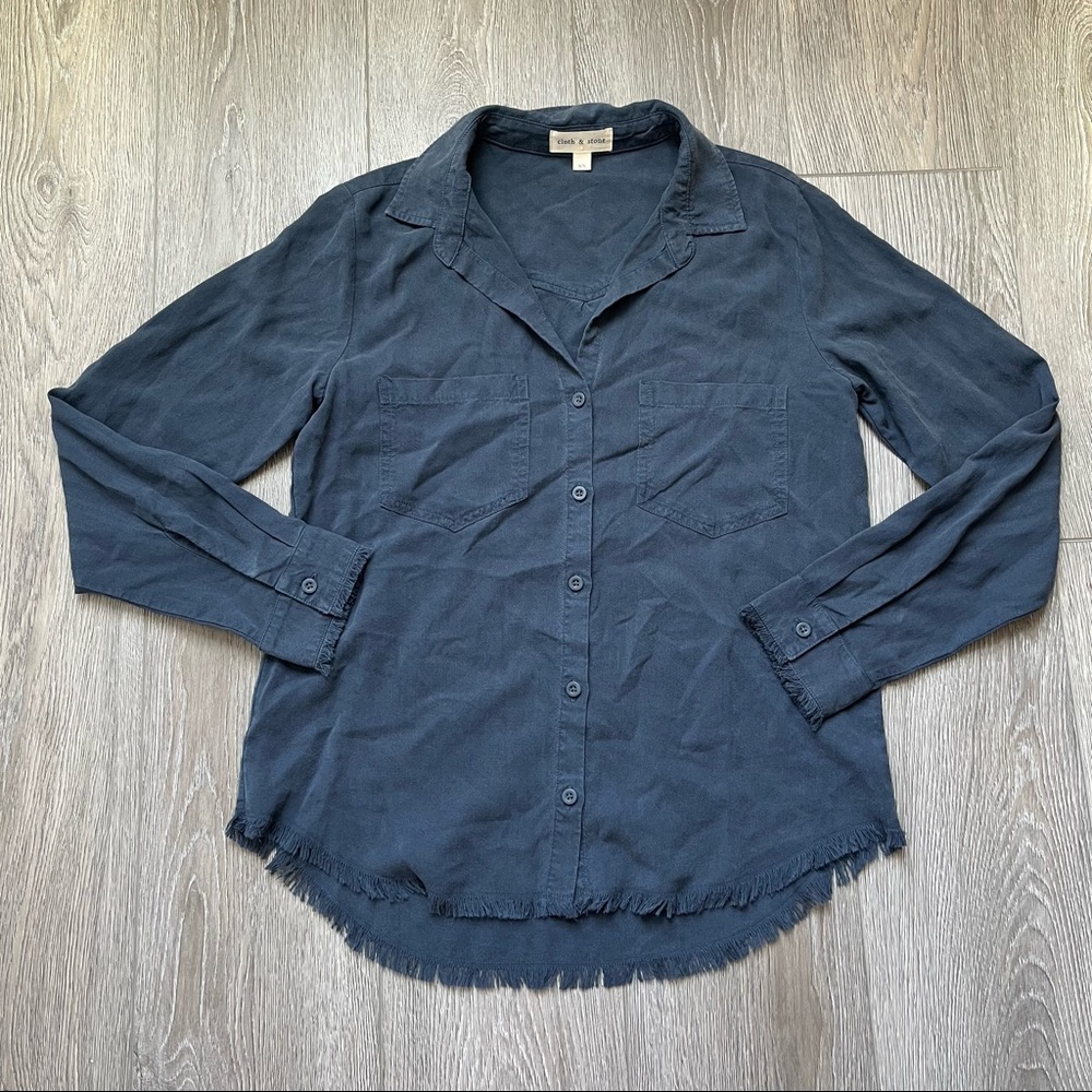 Cloth & stone dark grey frayed button down shirt size Xs
